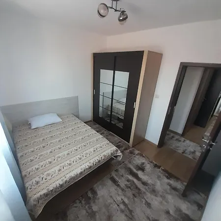 Levkov Apartman Petrics